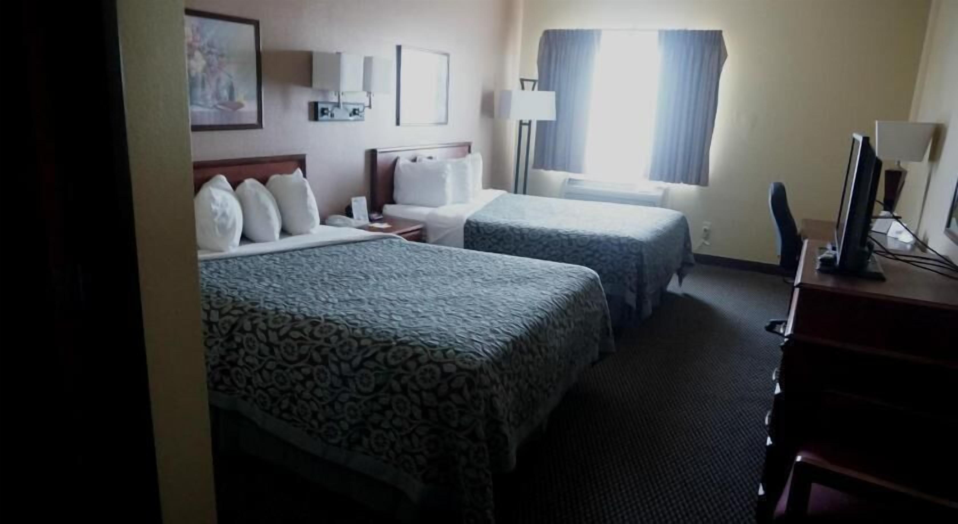 Premium bedding, in-room safe, desk, iron/ironing board