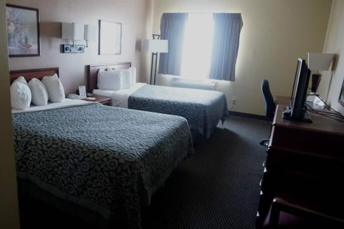 Premium bedding, in-room safe, desk, iron/ironing board