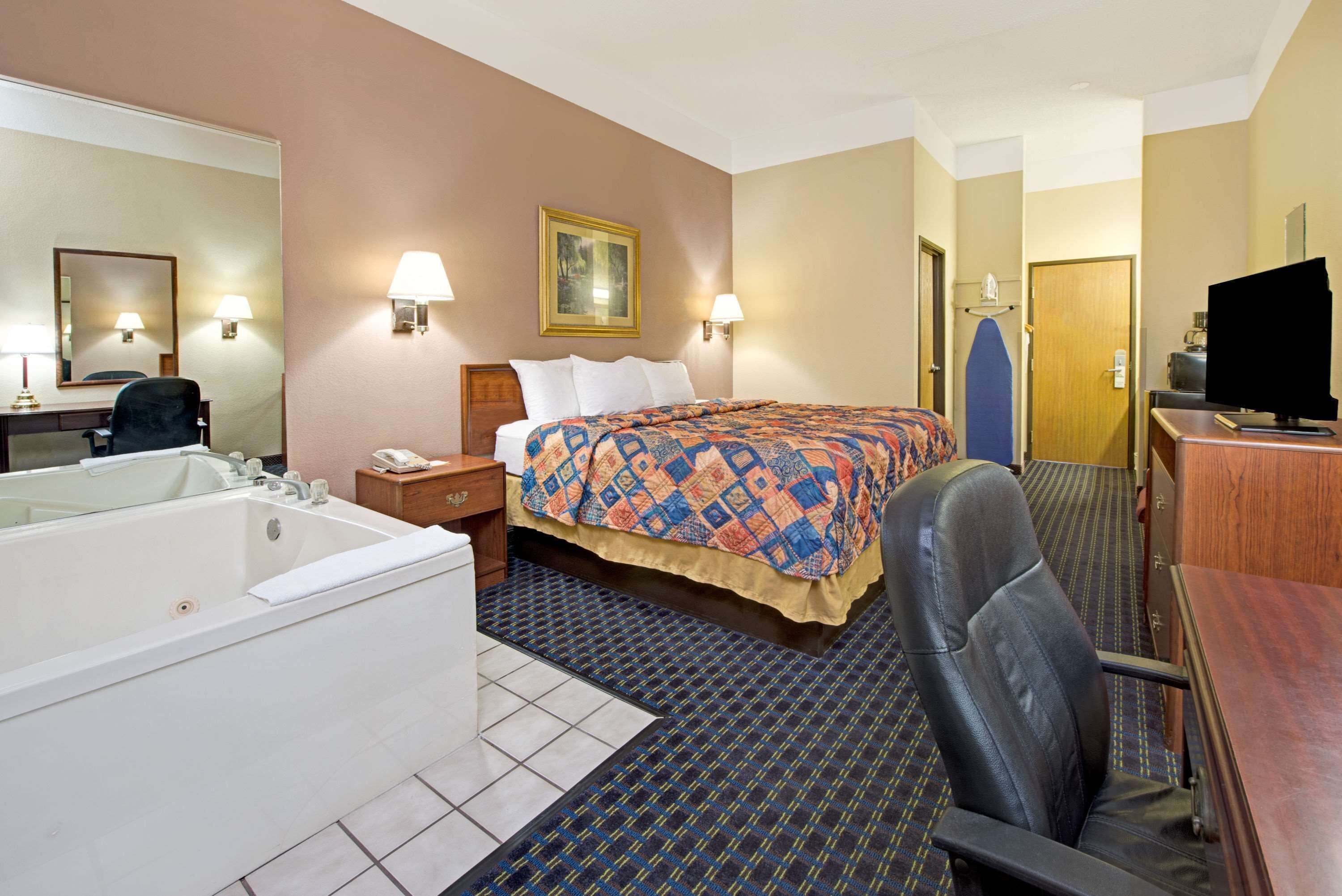 Days Inn Collinsville in Collinsville, United States