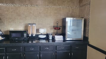 Free daily on-the-go breakfast