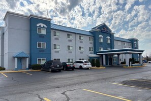Exterior - Baymont by Wyndham Decatur IL North (Forsyth)