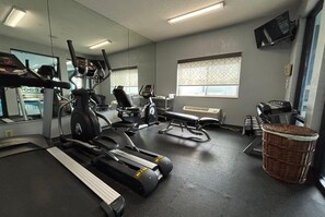 Fitness facility - Baymont by Wyndham Decatur IL North (Forsyth)