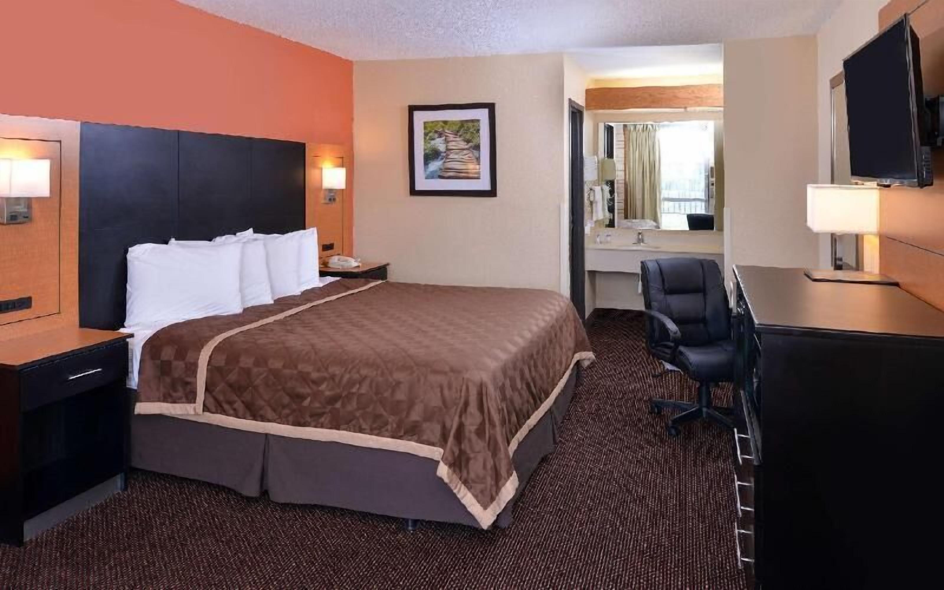 Desk, iron/ironing board, free WiFi, bed sheets