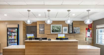 Country Inn & Suites by Radisson, Bolingbrook, I-55