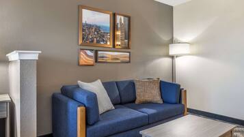 Junior-Einzelzimmer, 1 King-Bett und Schlafsofa, Nichtraucher