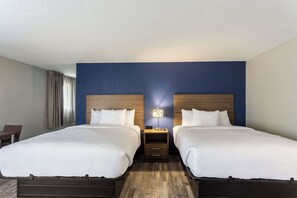 Phòng Suite, 2 giường cỡ queen, không hút thuốc (Efficiency) | Bộ đồ giường cao cấp, nệm có lớp đệm bông, bàn 