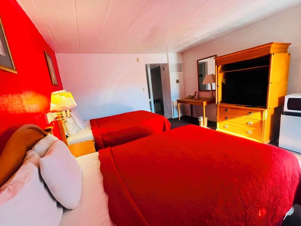 2 Queen Beds Non-Smoking | Desk, free WiFi, alarm clocks, bed sheets