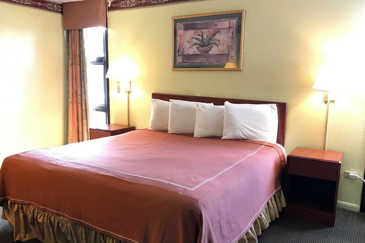 Desk, iron/ironing board, WiFi (free), alarm clocks