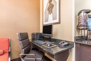 Business center - Comfort Inn Alton near I-255 (Alton)