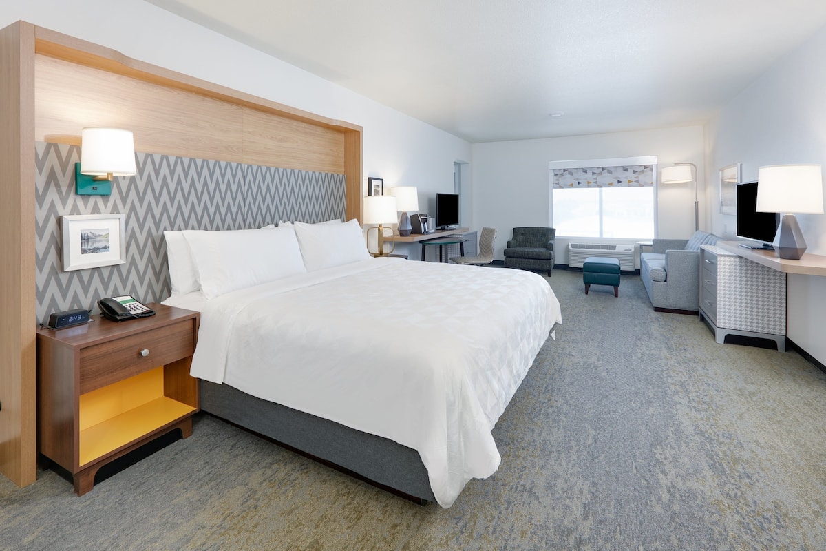 1 Schlafzimmer, Schreibtisch, Bügeleisen/Bügelbrett