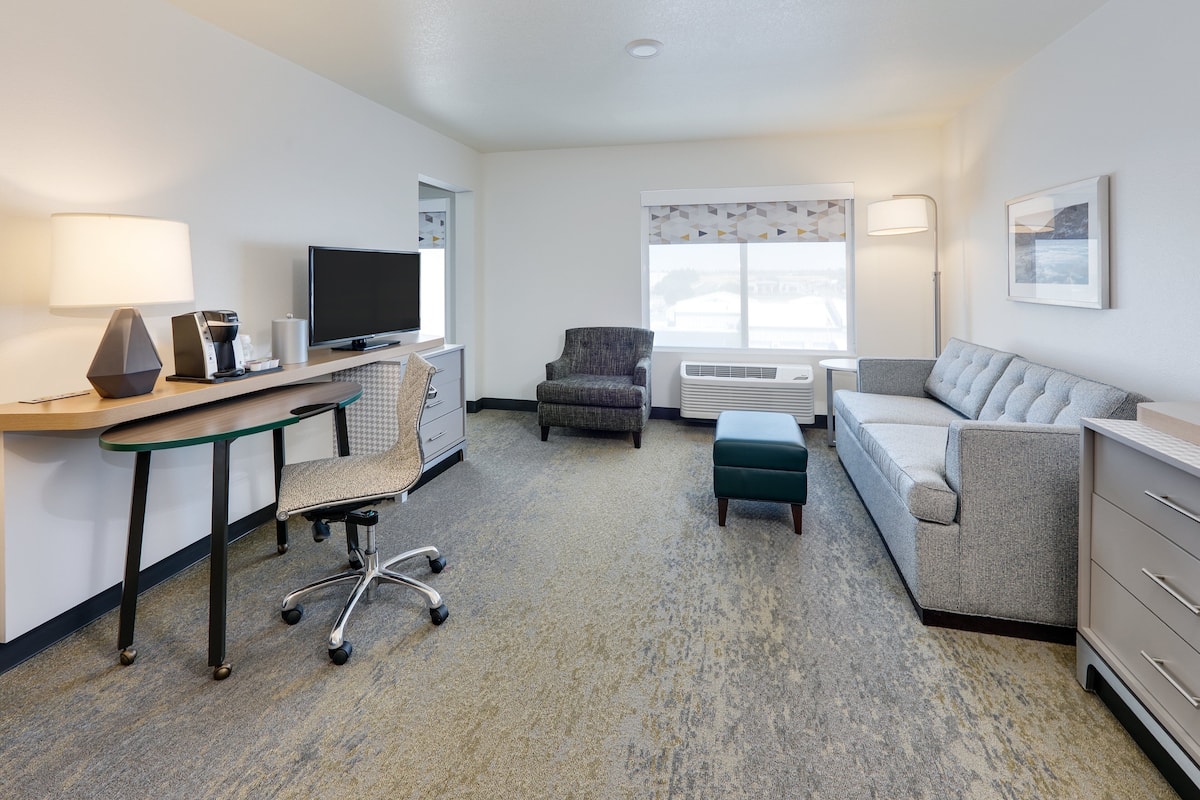 desk, iron/ironing board, free cots/infant beds, wifi