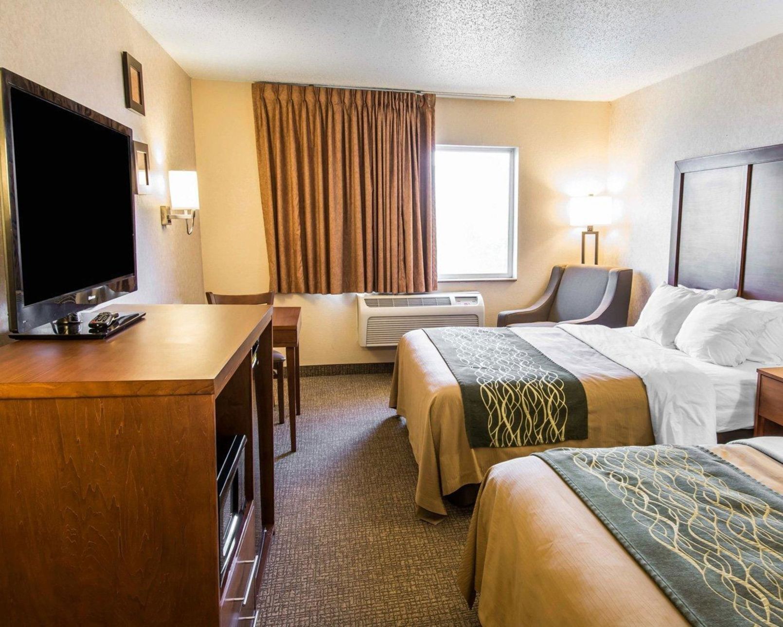 Desk, iron/ironing board, free WiFi, bed sheets