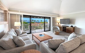 Quarto, 2 quartos, vista parcial para o oceano (Unit 66, 2 Bath) | Área de estar | TV 0 polegadas com canais a cabo
