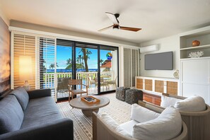Kamar, 2 kamar tidur, pemandangan samudra (Unit 213, 2 Bath) | Ruang keluarga | Televisi 0-inci dengan saluran TV kabel