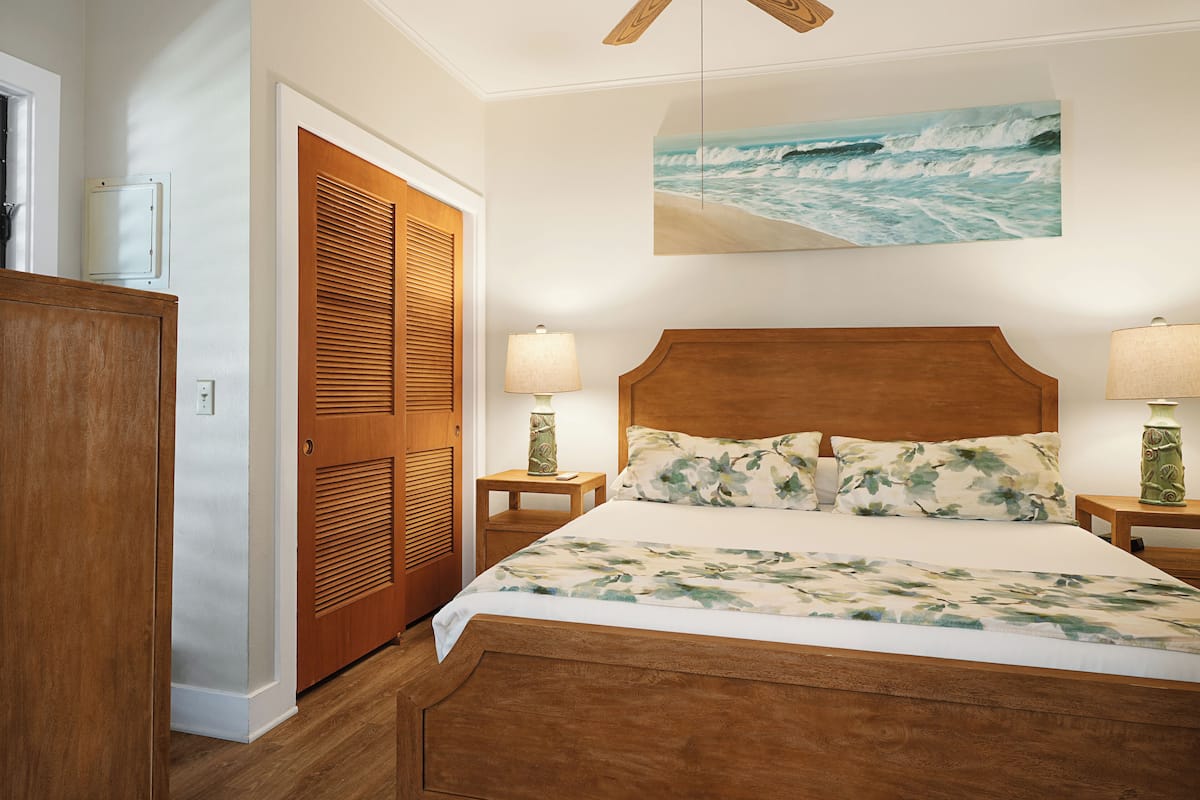 Zimmer, 1 Schlafzimmer, Meerblick (Unit 217 ,1Bath) | Zimmersafe, individuell dekoriert, individuell eingerichtet