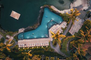 7 室外游泳池，收费帐篷屋，池畔遮阳伞