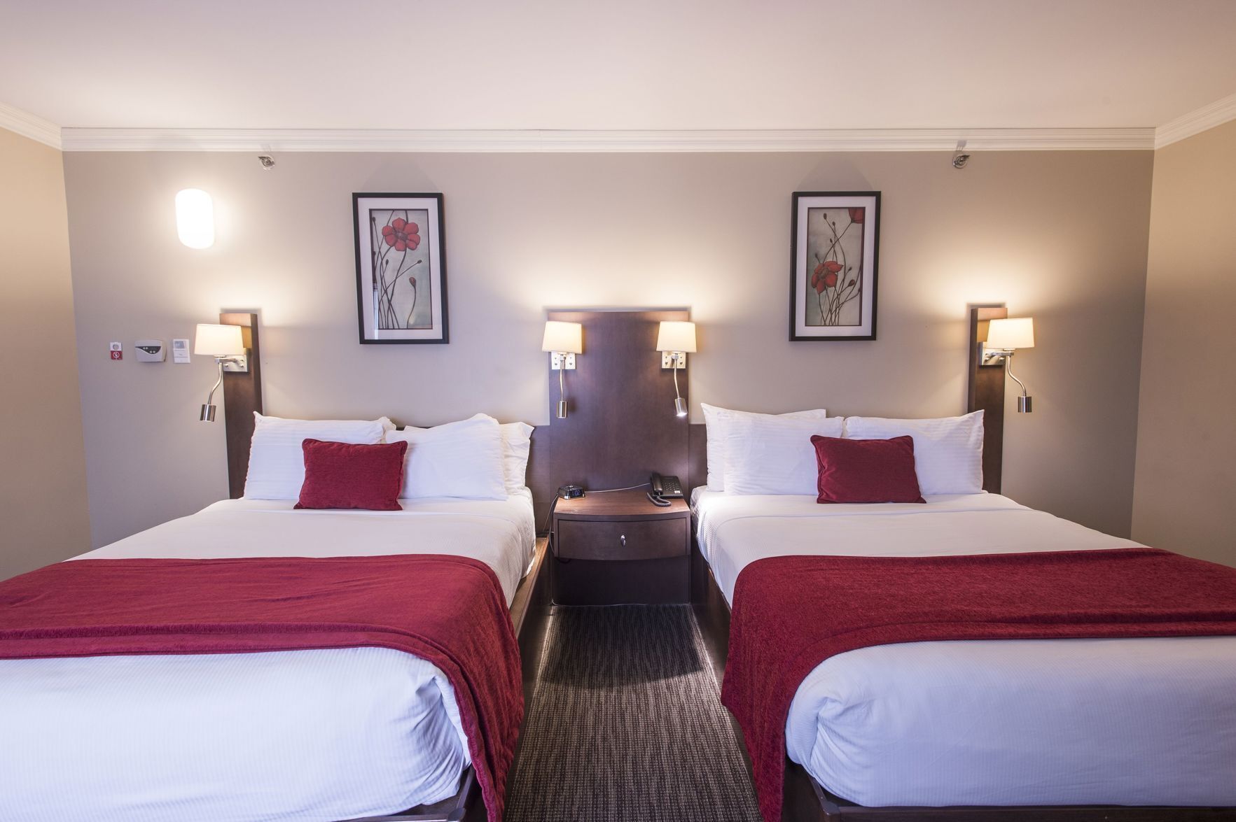 Premium bedding, minibar, desk, iron/ironing board