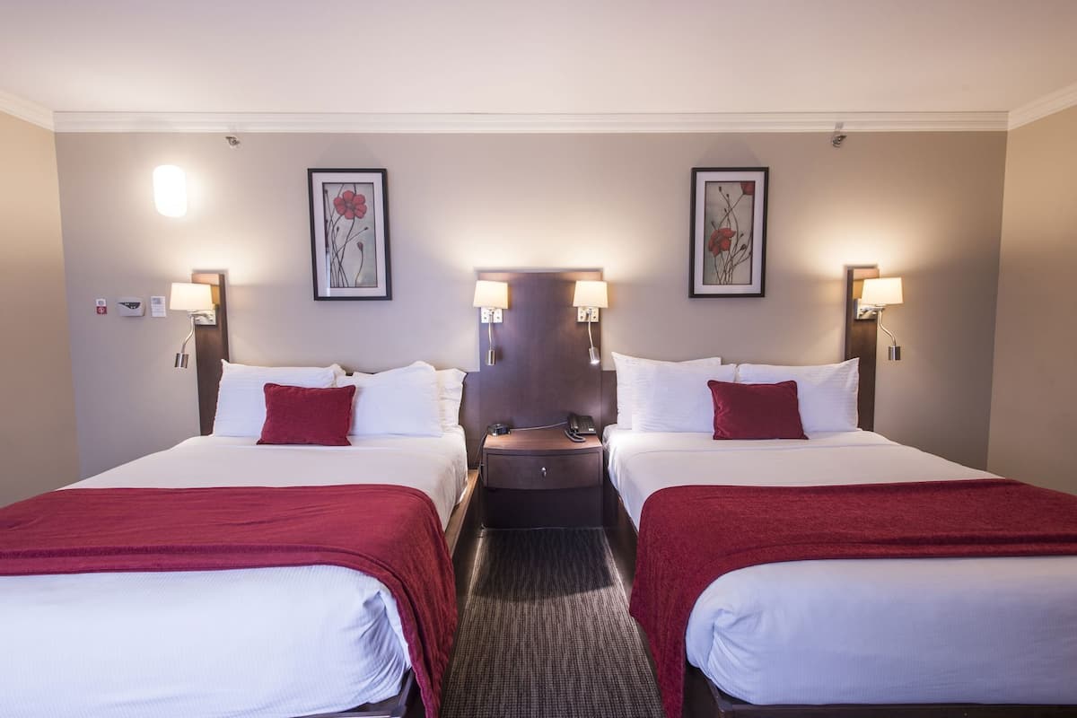 Premium bedding, minibar, desk, iron/ironing board