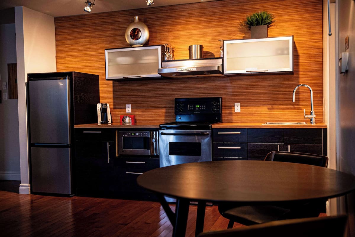 premium bedding, minibar, desk, iron/ironing board