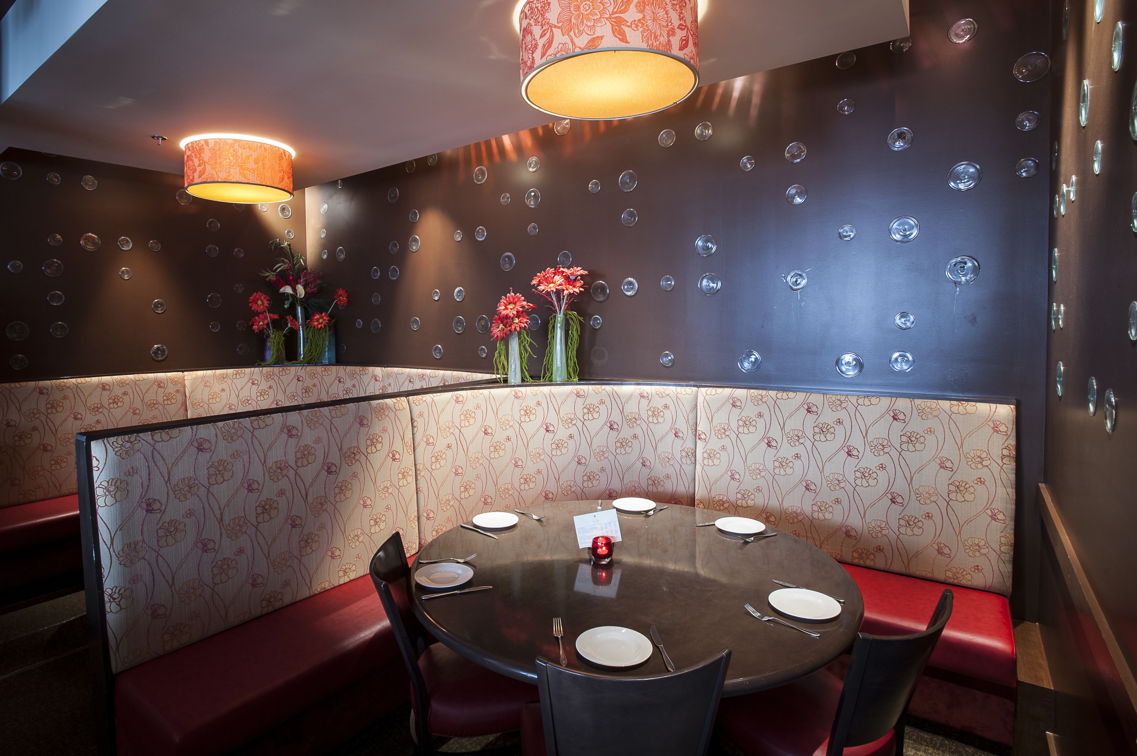 breakfast, lunch and dinner served