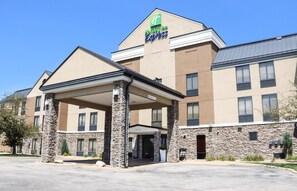 Exterior - Holiday Inn Express Cedar Rapids (Collins Rd) by IHG (Cedar Rapids)