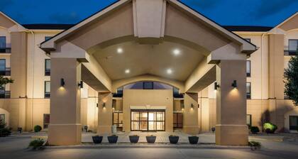 Days Inn & Suites by Wyndham Cedar Rapids