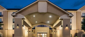 Days Inn & Suites by Wyndham Cedar Rapids