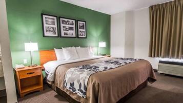 Standard Room, 1 King Bed | Desk, iron/ironing board, free WiFi, bed sheets