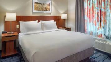 Studio, 1 King Bed with Sofa bed | Desk, iron/ironing board, free WiFi, bed sheets