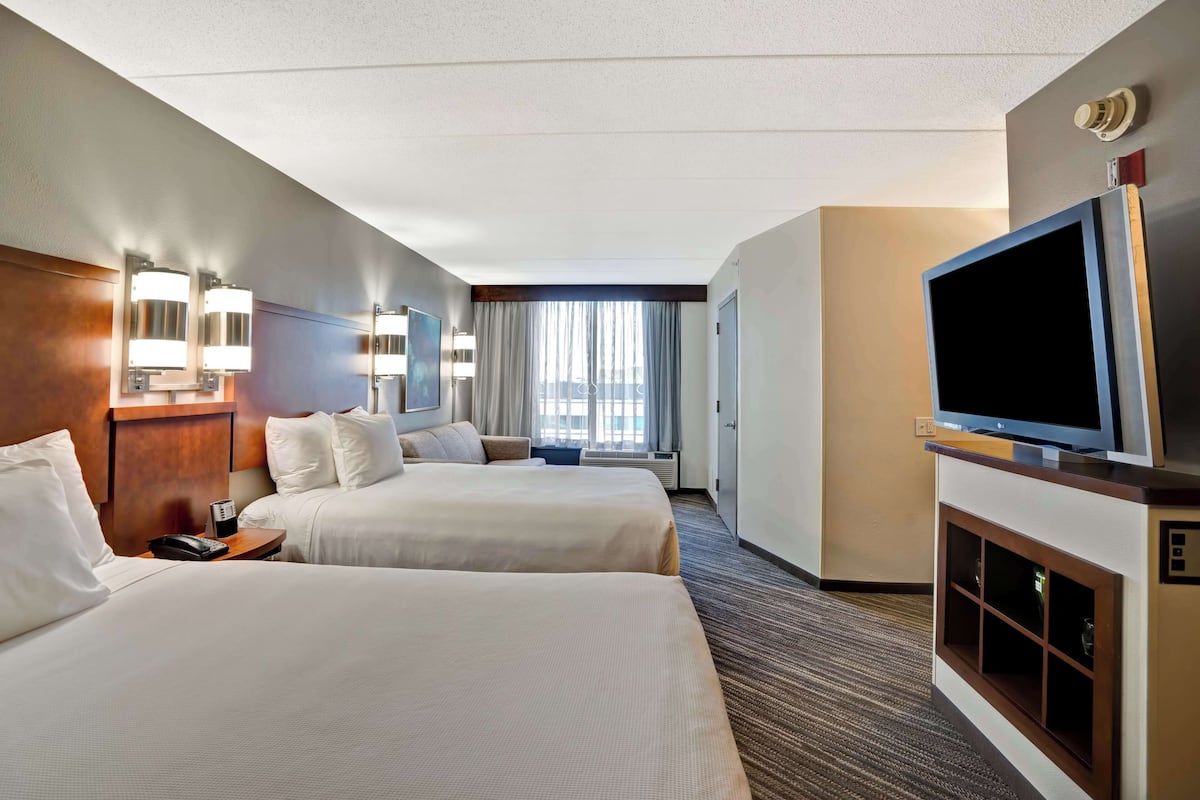 Room, 2 Double Beds, Accessible, Bathtub (Sofa)