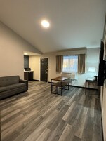 Executive Studio Suite, 1 King Bed, Non Smoking (Huron) | Living area | 42-inch LCD TV with cable channels