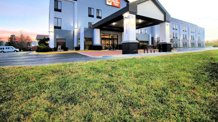 Best Western Plus Kansas City Airport-KCI East