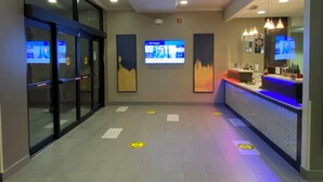 Lobby - Best Western Plus Kansas City Airport-KCI East (Kansas City)