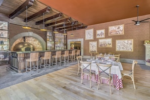 2 restaurants, local and international cuisine