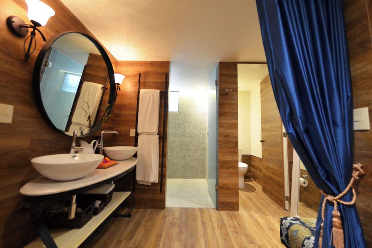 1 bedroom, minibar, in-room safe, desk