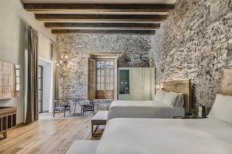 1 habitación, minibar, caja de seguridad en la habitación y escritorio