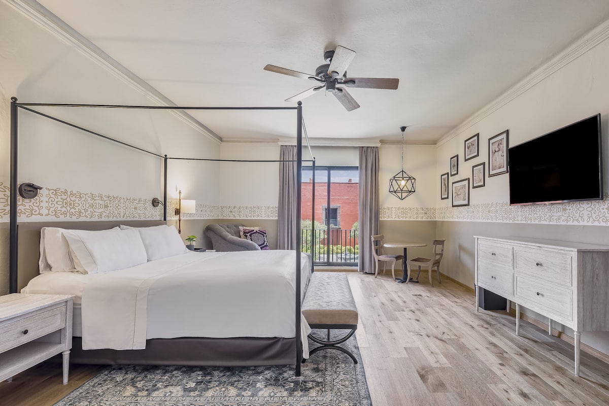 1 habitación, minibar, caja de seguridad en la habitación y escritorio