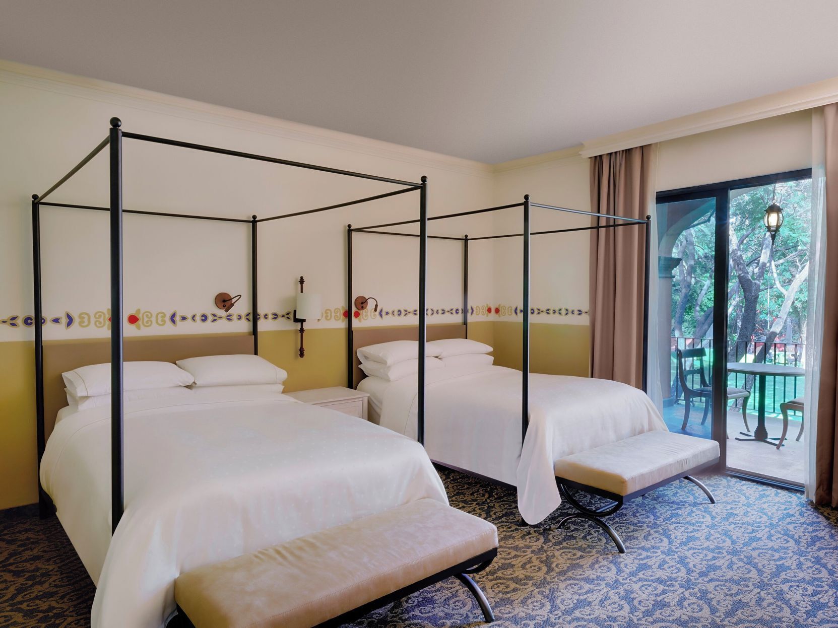 Minibar, in-room safe, desk, iron/ironing board