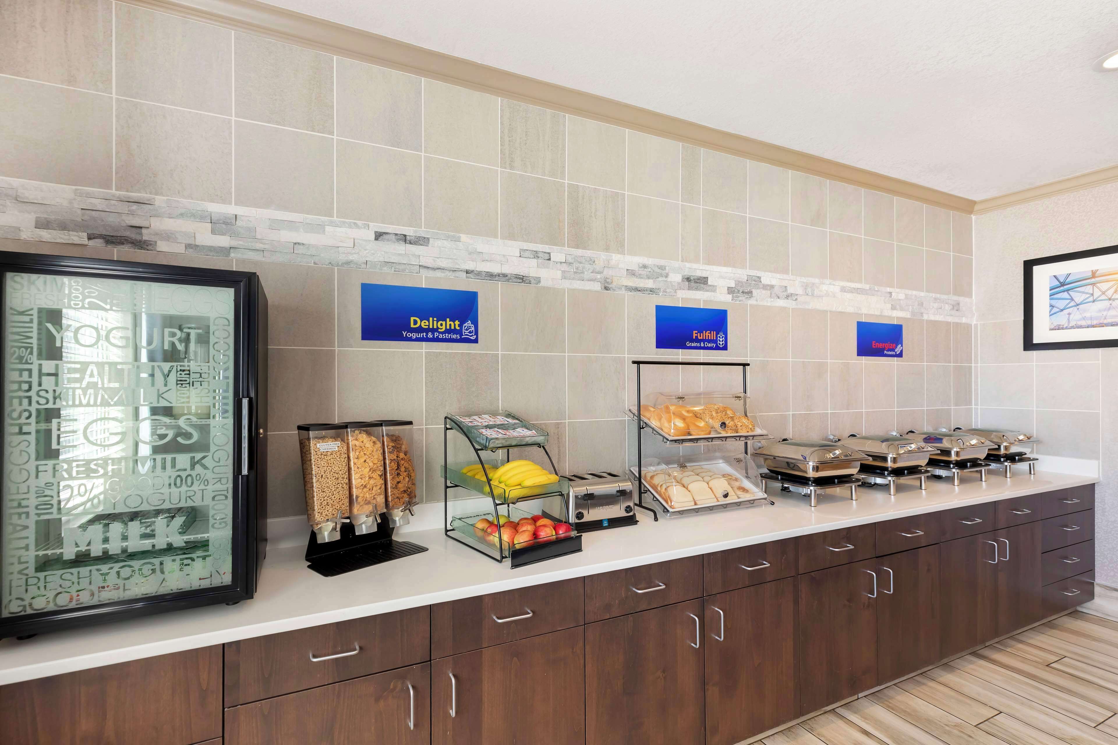 free daily on-the-go breakfast