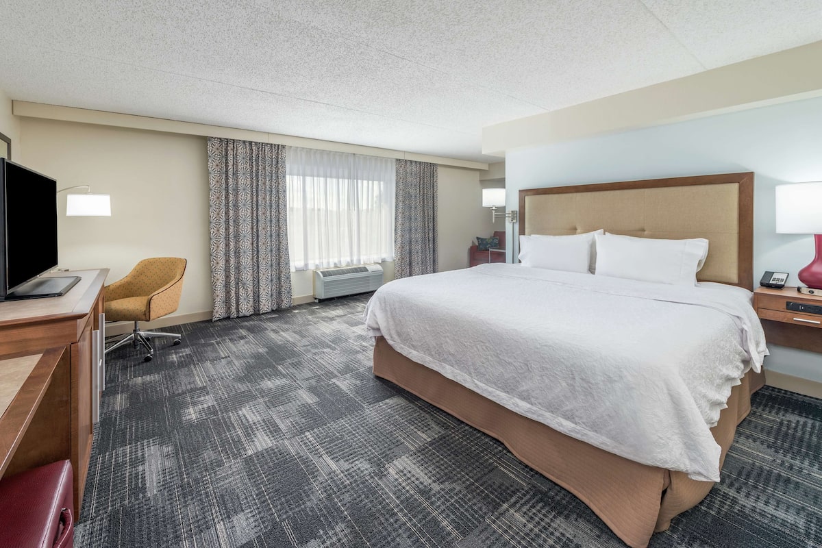 In-room safe, iron/ironing board, cots/infant beds, free WiFi
