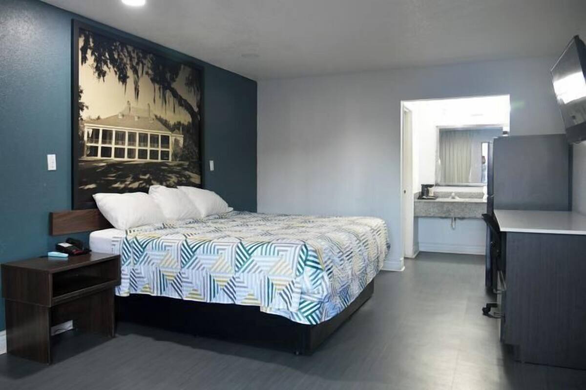 Desk, blackout curtains, iron/ironing board, free WiFi