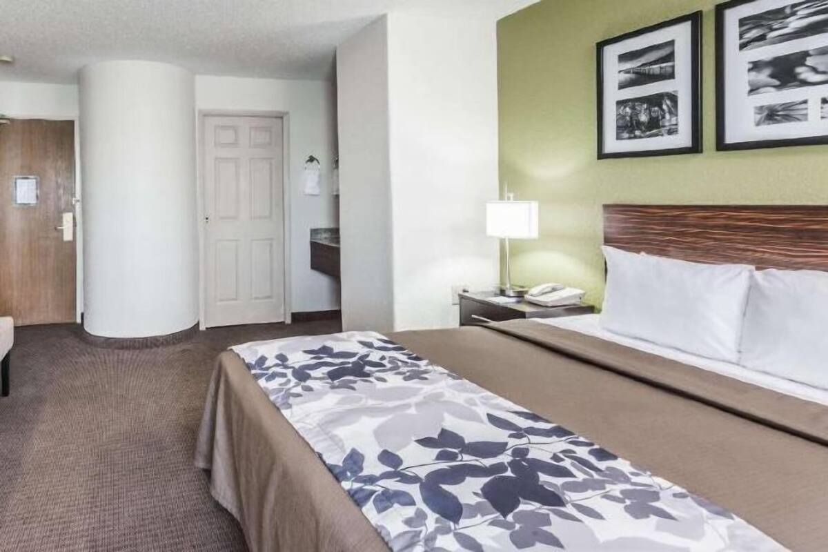 Desk, blackout curtains, iron/ironing board, free cots/infant beds