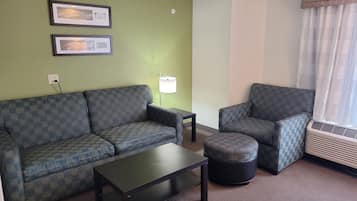 Studio Suite, 1 King Bed, Non Smoking | Desk, blackout drapes, iron/ironing board, free cribs/infant beds