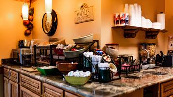 含每日自助早餐