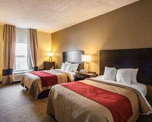 Habitación estándar doble, 2 camas dobles, no fumadores | Tabla de planchar con plancha, wifi gratis, ropa de cama