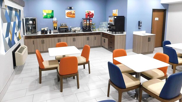 Breakfast area - Quality Inn Pontiac (Pontiac)