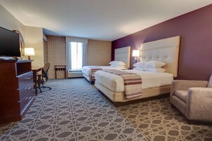 办公桌、遮光窗帘、熨斗/熨衣板、免费婴儿床