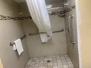 Room, 1 King Bed, Accessible, Non Smoking | Bathroom | Combined shower/bathtub, free toiletries, hair dryer, towels - Quality Inn Winder (Winder)