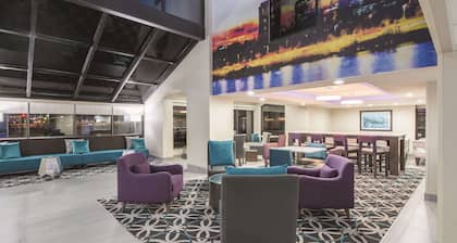 La Quinta Inn & Suites by Wyndham Festus - St. Louis South