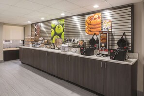 Tägliches inbegriffenes kontinentales Frühstück